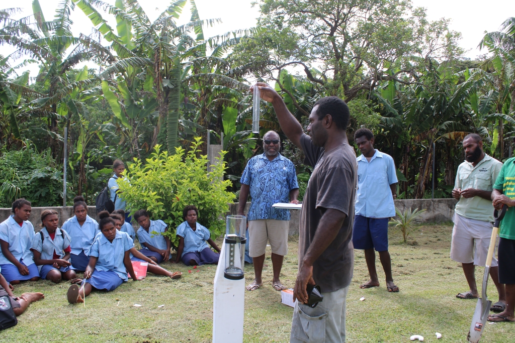 Vanuatu schools join climate monitoring network thanks to SPREP Project